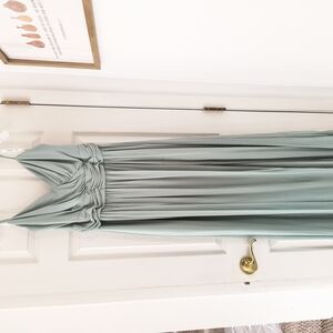 Elegant Light Green Maxi Dress